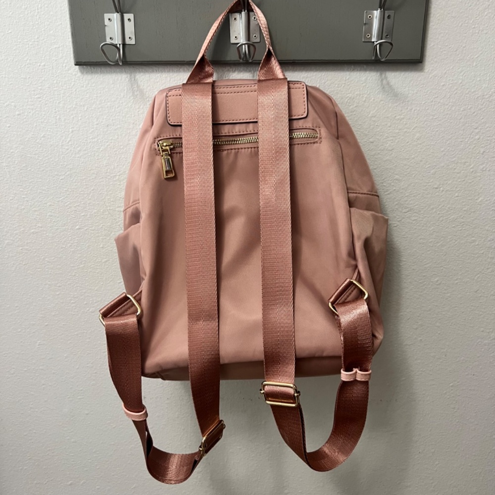 MAMA Backpack - Picture 3 of 4